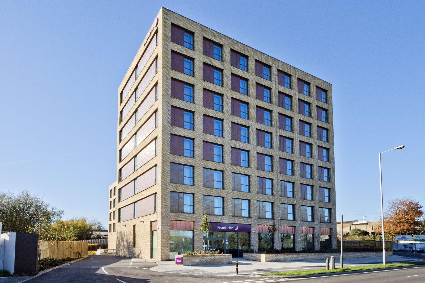 Premier Inn London Tolworth Kingston upon Thames  Exteriör bild