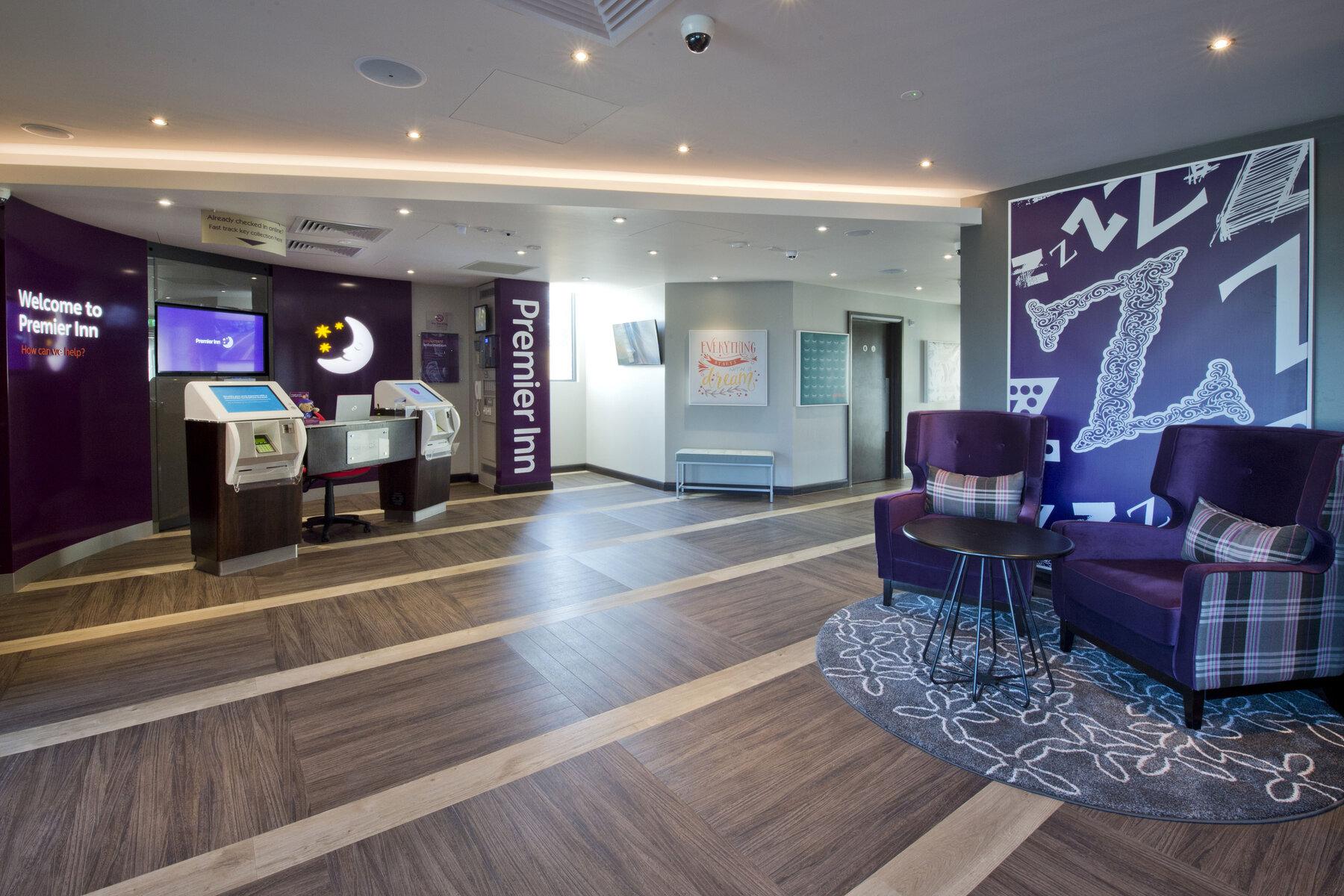 Premier Inn London Tolworth Kingston upon Thames  Exteriör bild